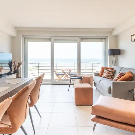 Beautiful With Sea Views And Parking Ostenda