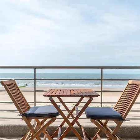 Beautiful With Sea Views And Parking * Ostende