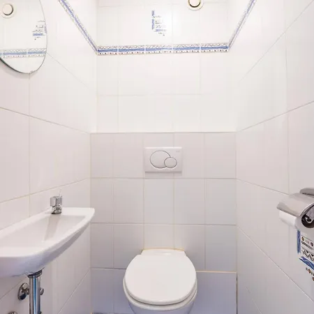 Beautiful With Sea Views And Parking Apartman