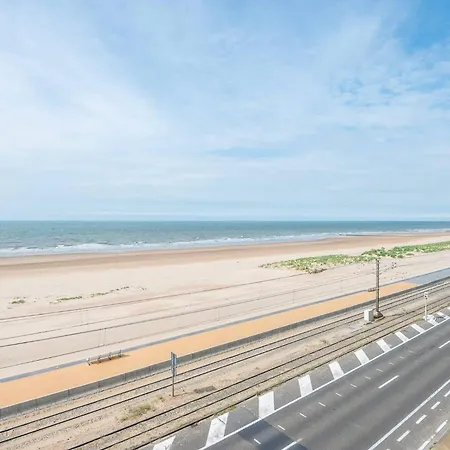 Beautiful With Sea Views And Parking Ostenda